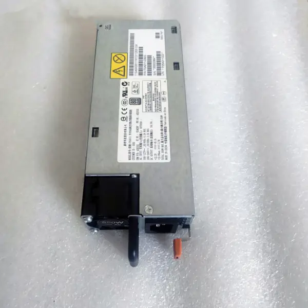 IBM X3550 X3650 M4 550W spínaný napájecí zdroj FSA011 94Y8109 94Y8110 43X3311 43X3312
