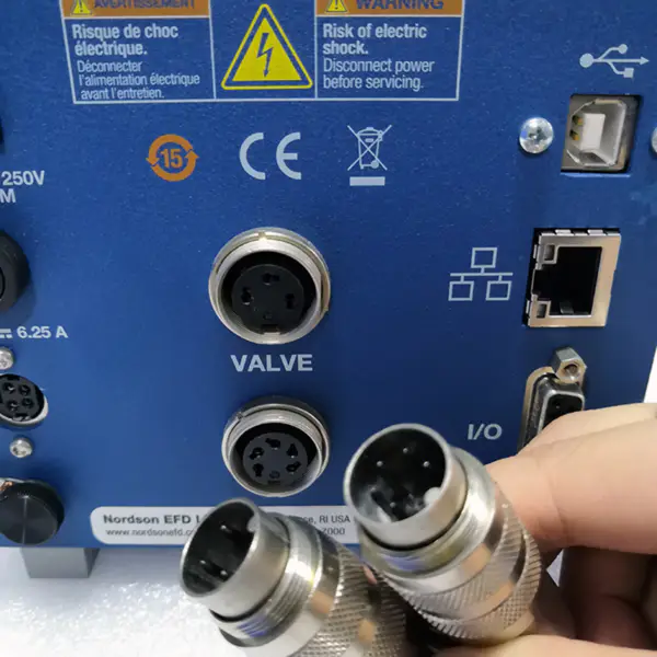 Nordson EFD 73612837361217 Řídicí jednotka dávkovacího ventilu s piezoelektrickým pohonem