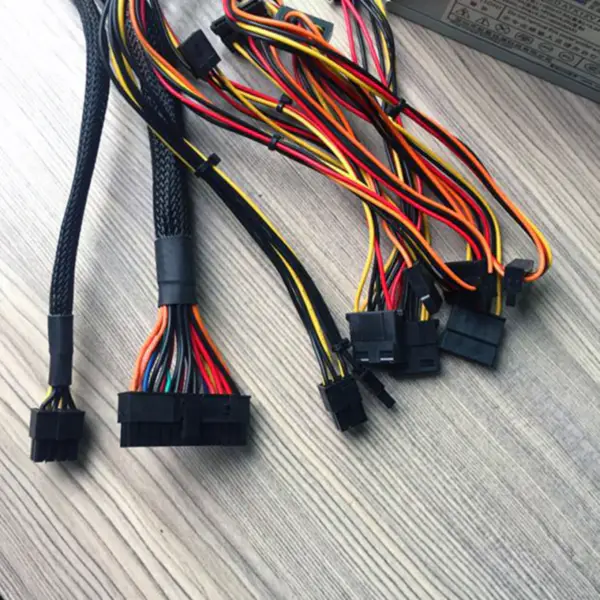 Napájecí zdroj pro značku Huntkey podporující Binuclear Quadruplex I3 I5 I7 Jmenovitý výkon 300 W ve špičce 400 W Napájecí zdroj HK400-55BP