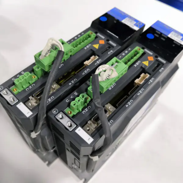 SANYO DENKI RS1L03AE0 Servovladač