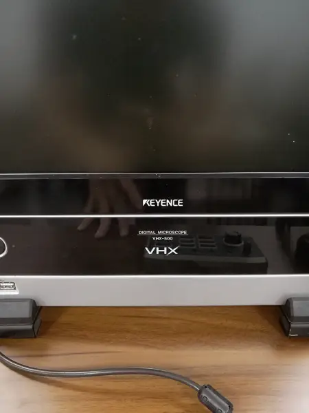 KEYENCE VHX-500Budeme mít příznivější způsob logistiky
