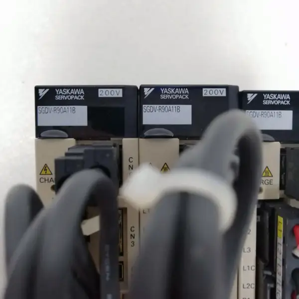 YASKAWA SGDV-R90A11B