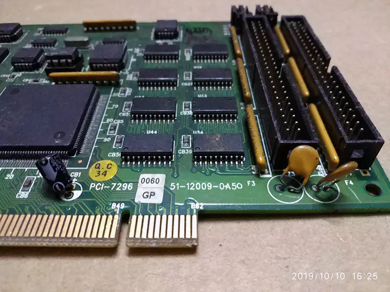 PCI-7296 51-12009-0A50 Základní deska DAQ karty