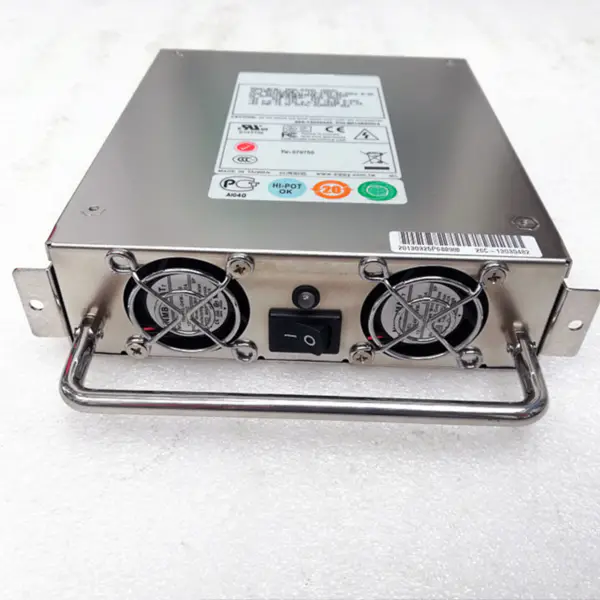 Zdroj napájení pro Zippy Emacs 300W spínaný zdroj MPN1-6300F