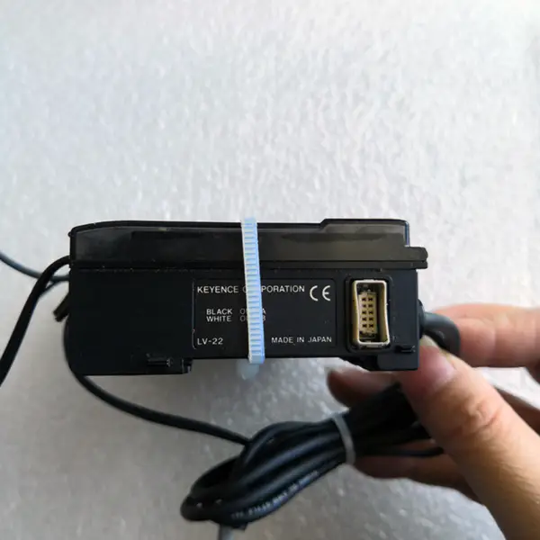 KEYENCE LV-22