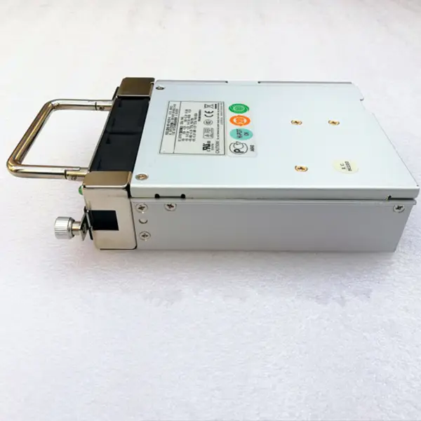 Zdroj napájení pro Zippy Emacs 500W spínaný zdroj MRG-6500P-R