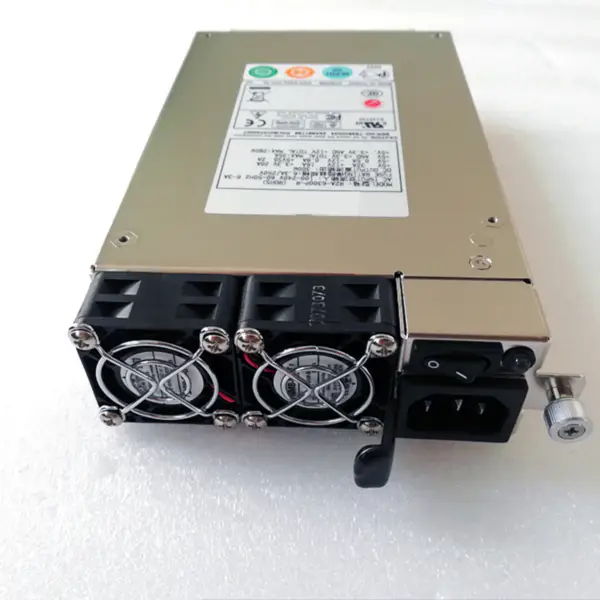 Zdroj napájení pro Zippy Emacs 300W spínaný zdroj R2A-6300P-R