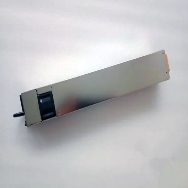 Zdroj napájení pro Zippy Emacs 650W spínaný zdroj M1U-2650V