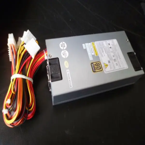 Napájecí zdroj pro FSP AT -5V 1U P8P9 s jmenovitým výkonem 300 W ve špičce 450 W spínaný zdroj FSP300-601U SPI3001UH