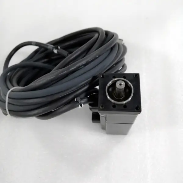 Servomotor YASKAWA SGMAV-A5ADA2C 50W