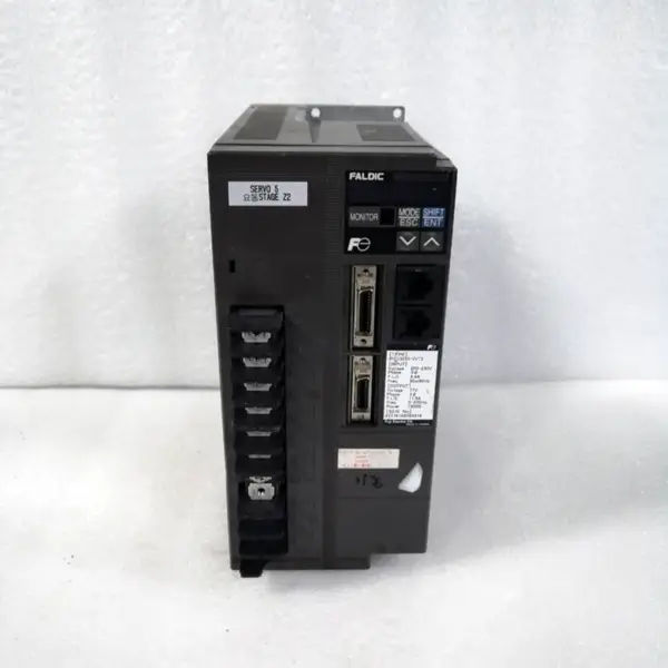 RYC132B3-VVT2 Servoovladač