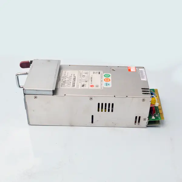 Zdroj napájení pro Zippy Emacs 473W spínaný zdroj P2F-5500V