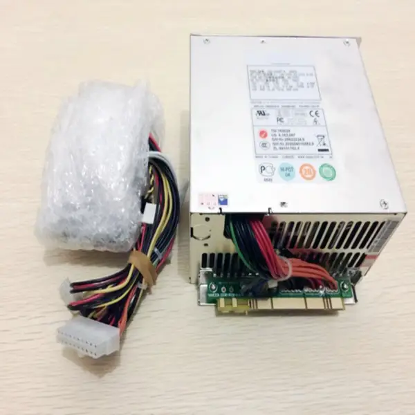 Zdroj napájení pro Zippy Emacs 300W spínaný zdroj HG2-6300P-R