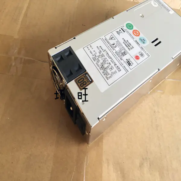 Zippy Emacs Standard 1U Spínaný 550W napájecí zdroj P1H-5550V ( ROHS )