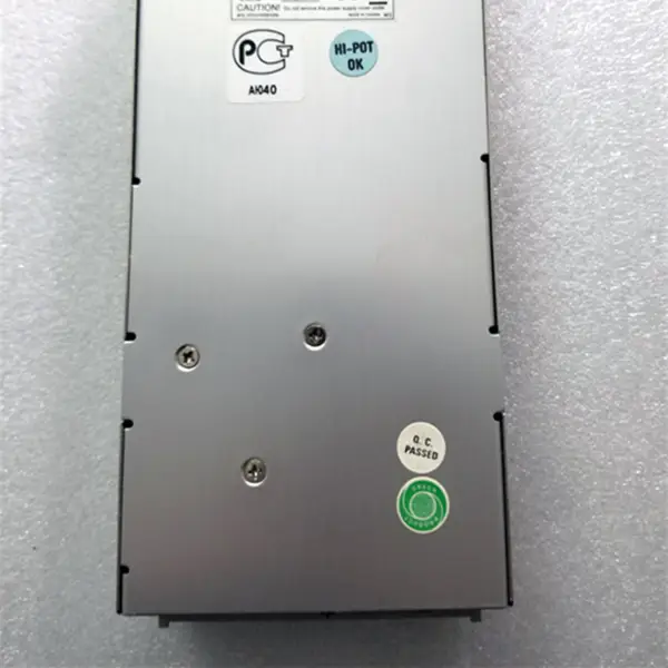 Zdroj napájení pro Zippy Emacs 375W Spínaný zdroj M1Z-6375P3