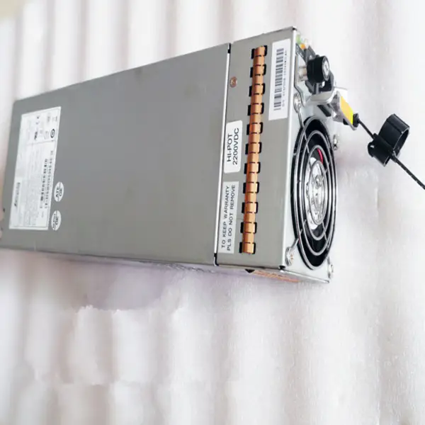 Netapp FAS2040 FAST2020 675W spínaný zdroj YM-2751A CP-1103R2