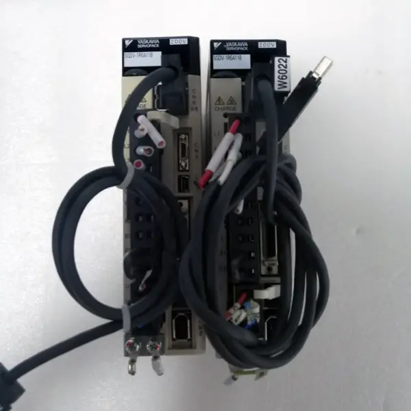 YASKAWA SGDV-1R6A11B Servo ovladač