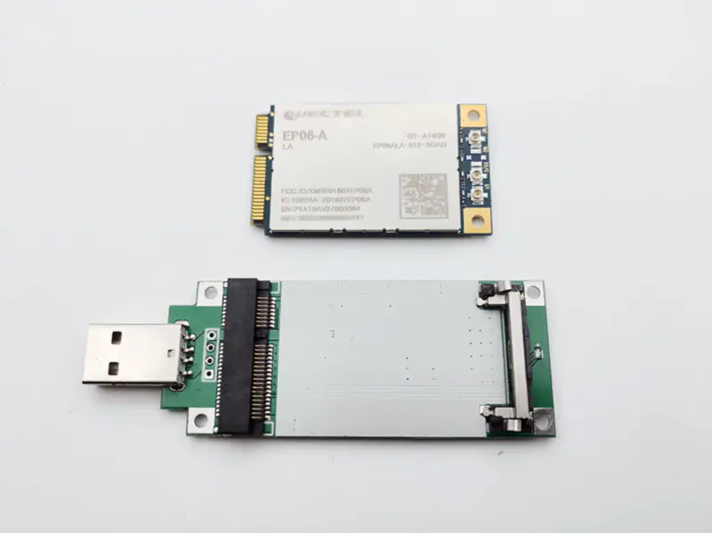 Quectel EM06-E EM06ELA-512-SGAS Modul Cat-6 300Mbps downlink a 50Mbps s adaptérem NGFF na USB a anténami