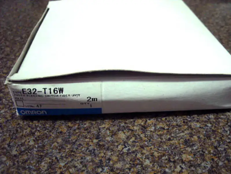 Omron E32-T16W