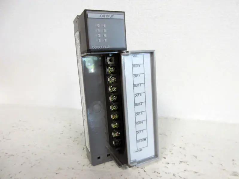 Allen-Bradley 1746-OB8