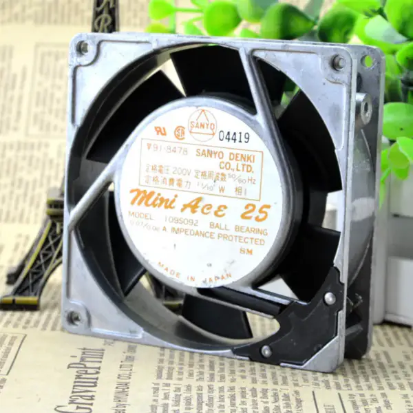 Sanyo 109S092 200V 11/10W 0.07/0.06A 90*90*25MM ventilátor
