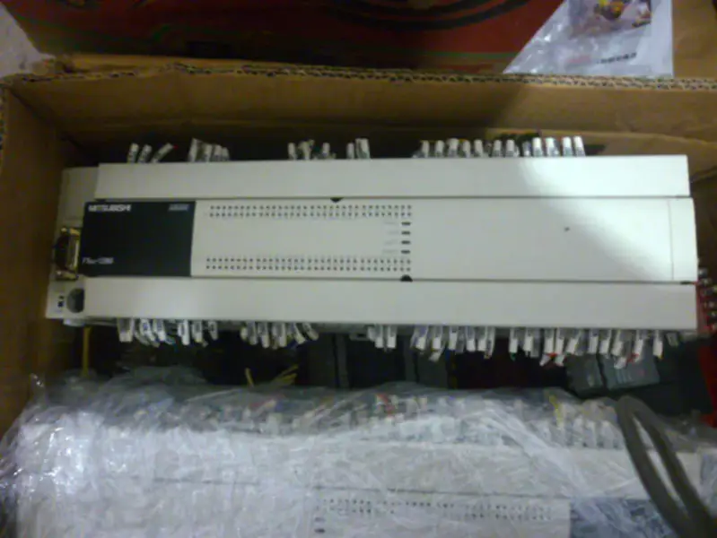 Mitsubishi PLC FX3U锛?28MR/ES-A