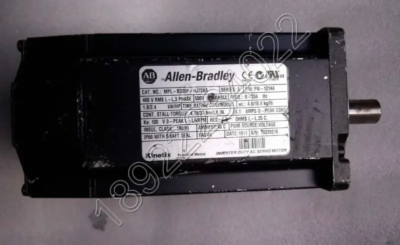 Motor ALLEN-BRADLEY MPL-B330P-HJ72AA