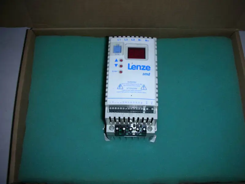 Lenze ESMD751L4TXA