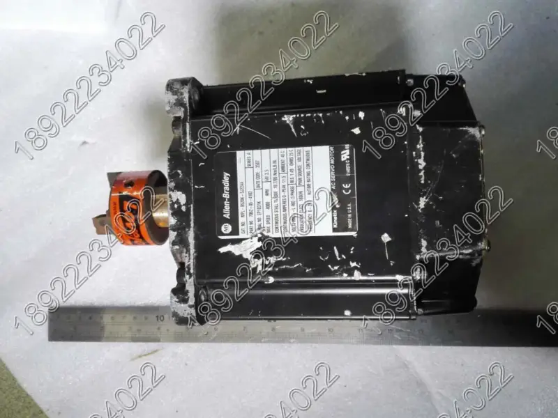 Motor ALLEN-BRADLEY MPL-B520K-SJ22AA