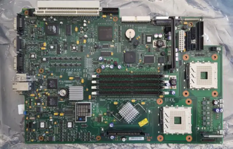 Základní deska serveru IBM XSeries X335 48P9077