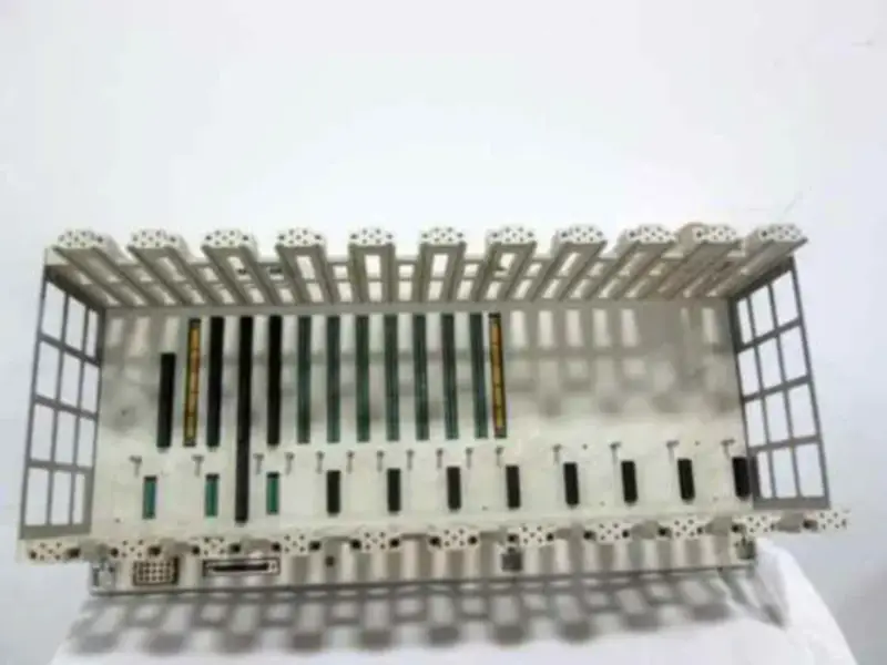 Rozšiřující rozvaděč Modicon s 11 sloty I/O AS-H827-103