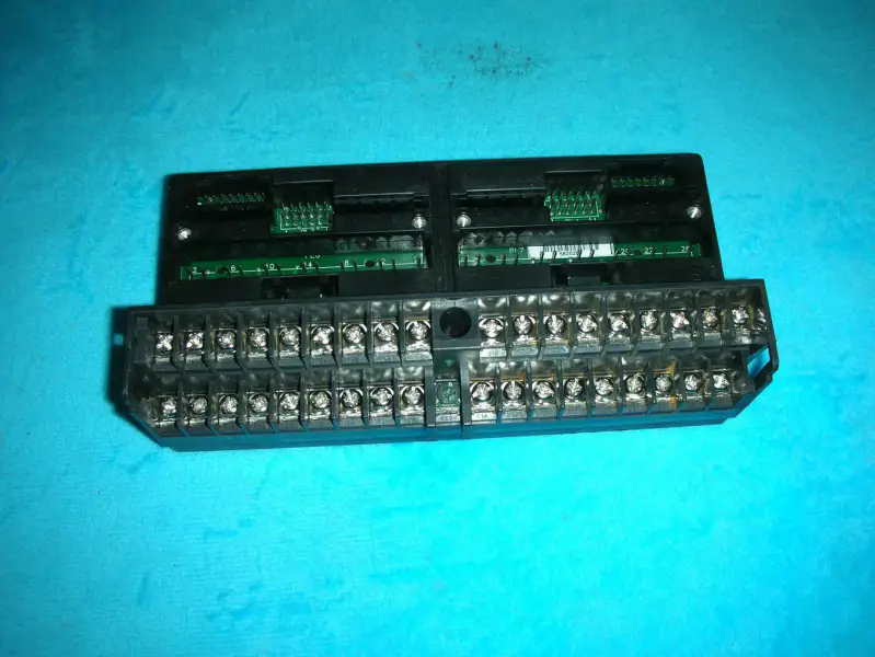 GE FANUC IC670CHS001