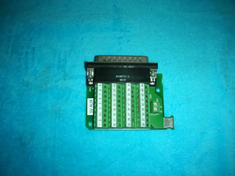 ROZBOČOVACÍ DESKA ALLEN BRADLEY 2090-U3BB2-DM44