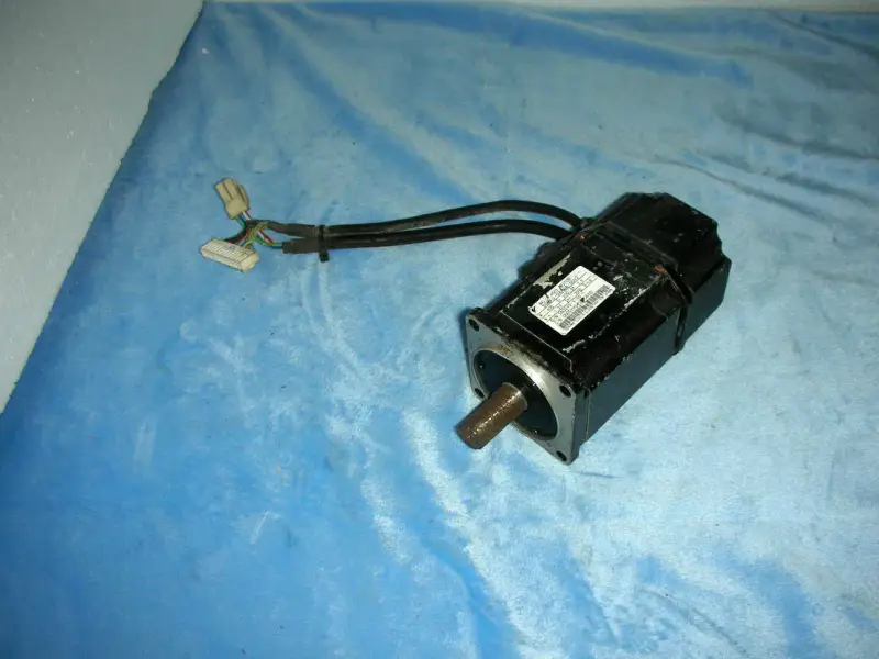 YASKAWA SGMAS-04AGA-SU12