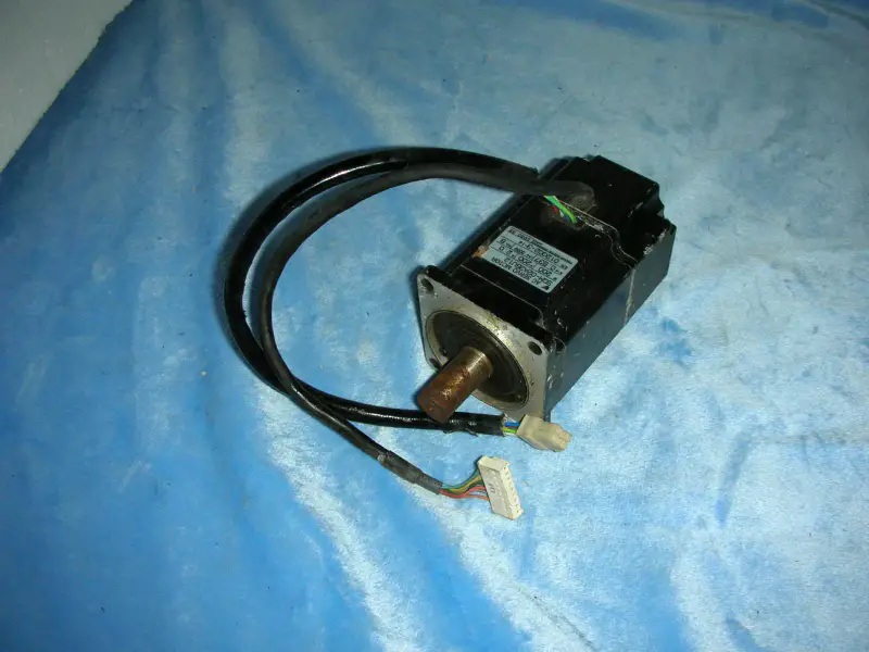 YASKAWA SGM-02A3SU12