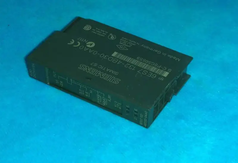 Siemens 6ES7132-4BD30-0AA0