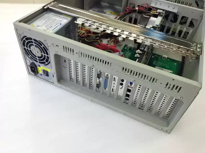 IPC-610L 610H IPC-810B Průmyslová základní deska 6113LP4/2G/500G