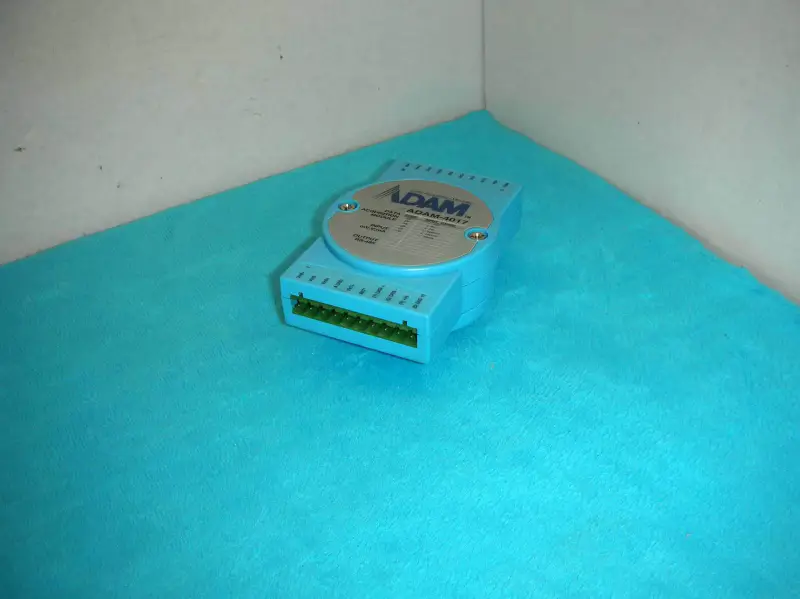 Advantech 8 ADAM-4017