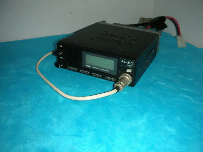 TAD FM MOBILNÍ VYSÍLAČ MD-250 MD250