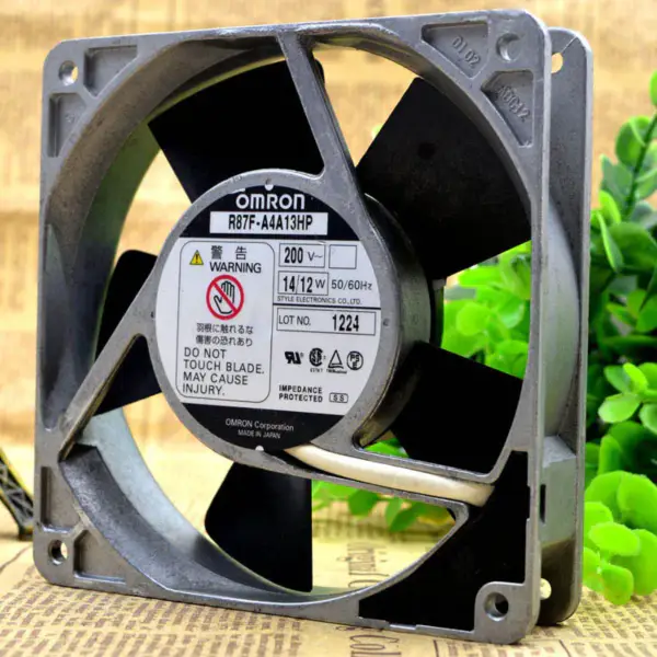 OMRON OMRON R87F-A4A13HP AC200V 14/12W 120*120*25MM ventilátor