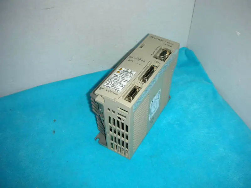 YASKAWA SGDA-04AS