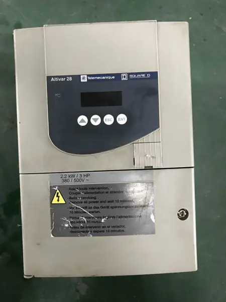 Schneider ATV28 ATV28HU41N4 2,2 kW