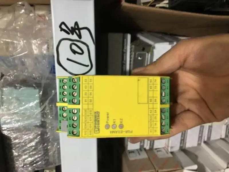 Phoenix PSR-SCP- 24UC/ESAM4/8X1/1X2 9,5
