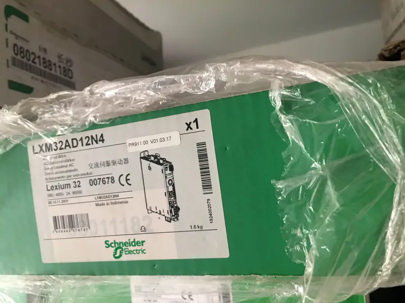 Schneider LXM32AD12N4