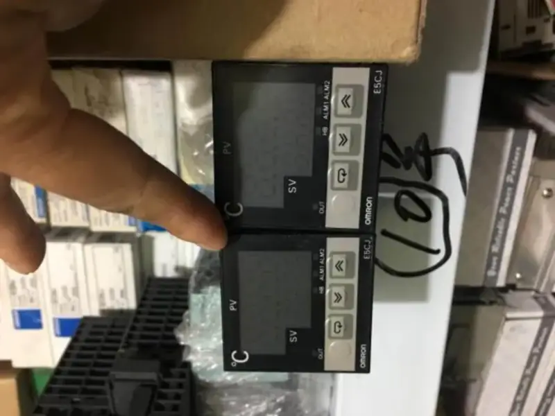 OMRON E5CJ-Q2HB 8