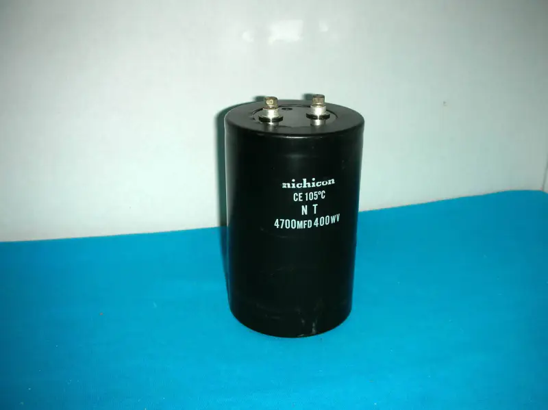 NICHICON CE 105掳C N T 4700MFD 400WV