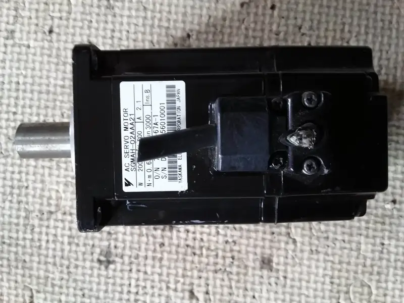 YASKAWA SGMAH-02AAA21