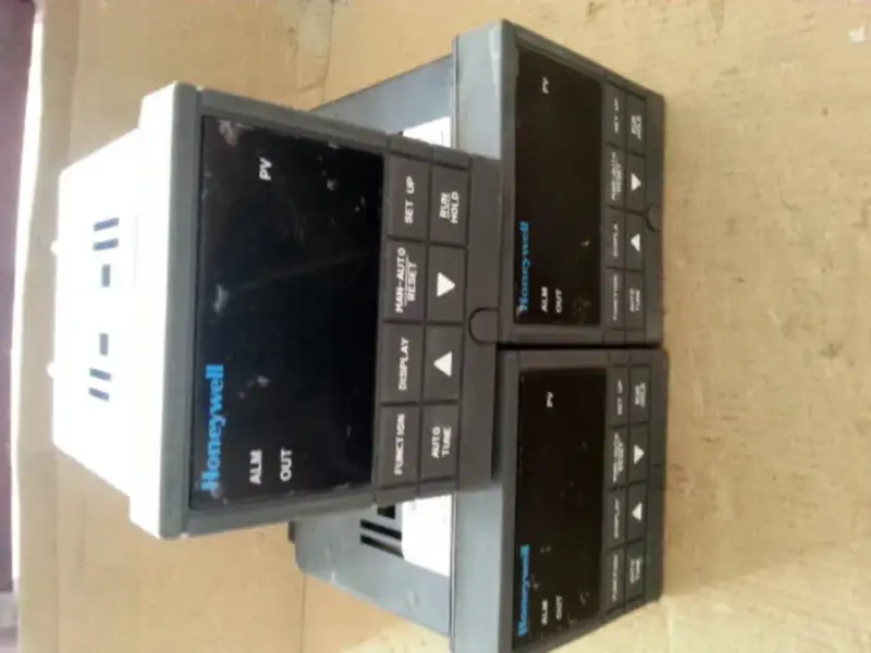 HONEYWELL UDC2000 DC200H-2-000-100000-0