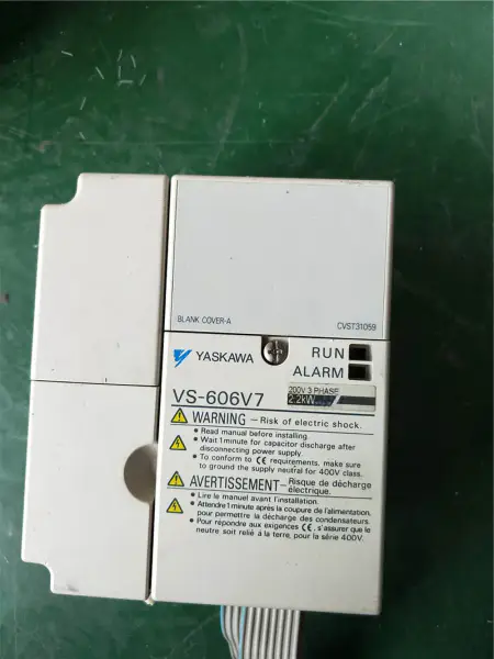 YASKAWA 606V7 CIMR-V7SC22P2