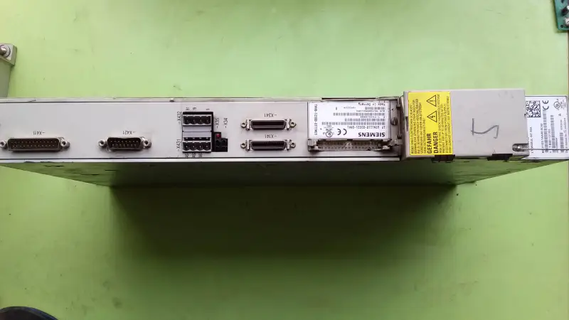 611D 6SN1118-0DG21-0AA1